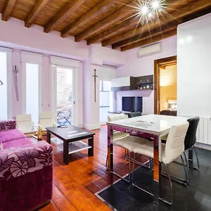 Apartment Con Patio Junto A La Catedral By Ap Spain